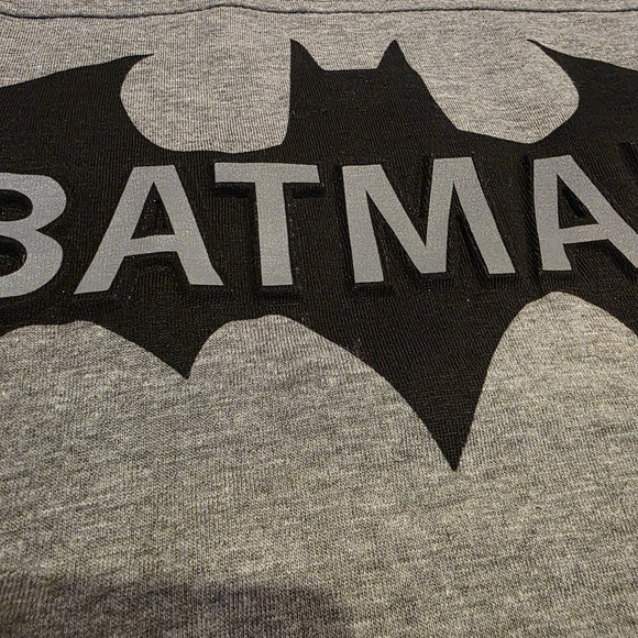 Batman Gray and Black Logo Shirt - Picture 2 of 3